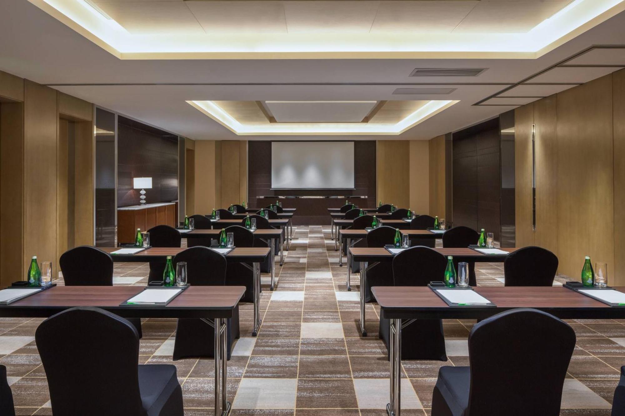 Courtyard By Marriott Shanghai Changfeng Park Hotel Buitenkant foto